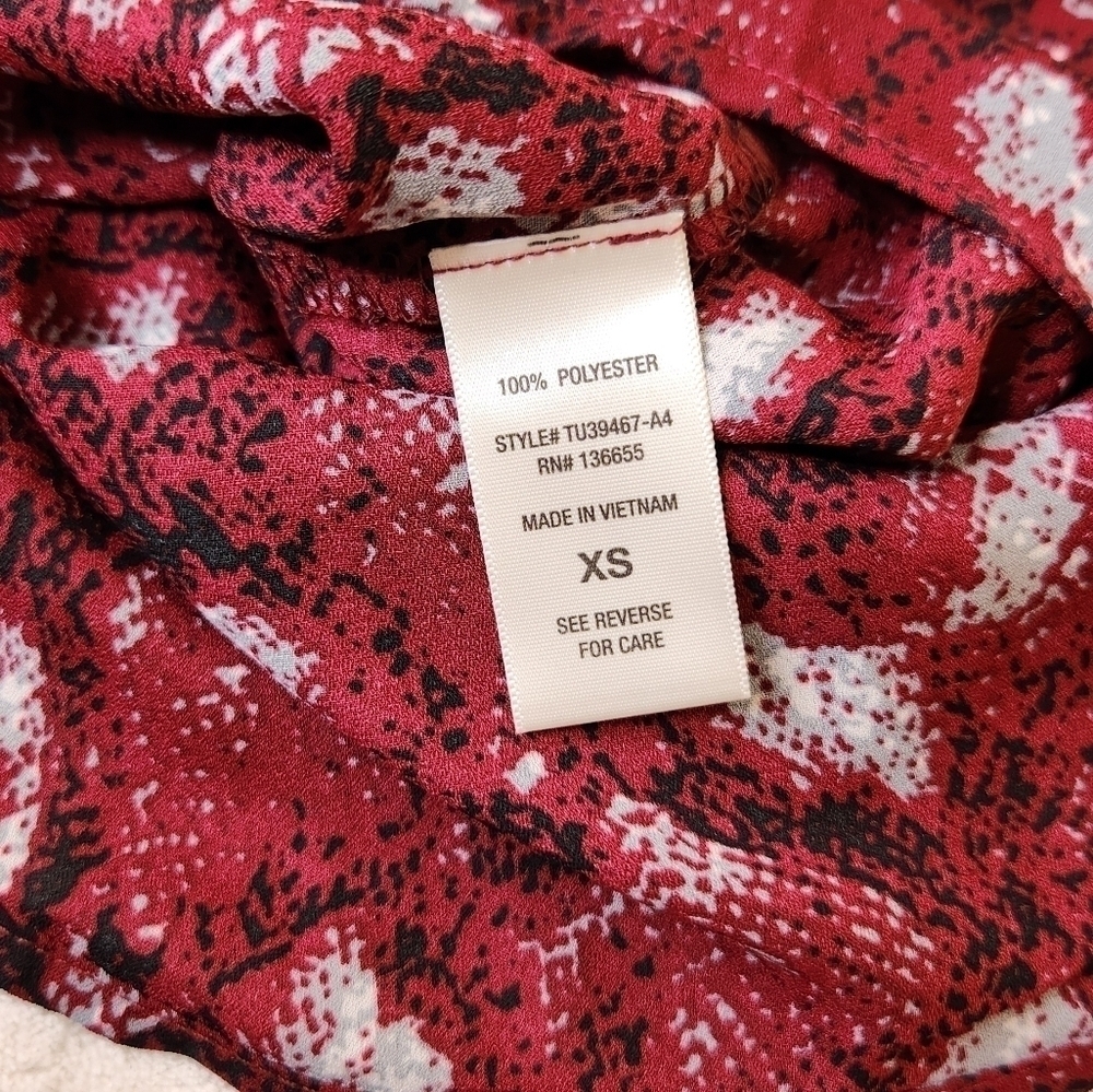 NWOT West Kei Tie Front Top Red, Gray & Black Size XS - Picture 5 of 12